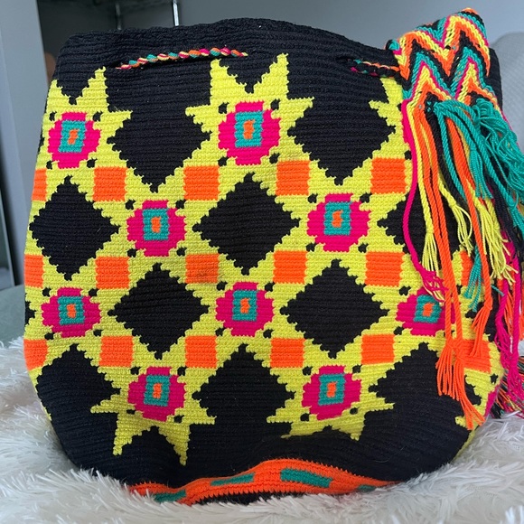 GORGEOUS - Bucket bag - knitted and handmade in Colombia - Picture 4 of 9